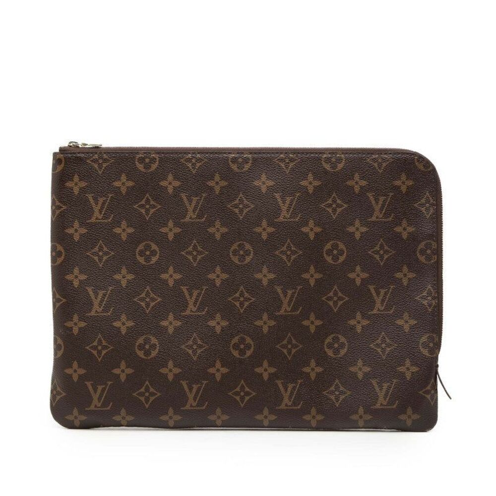Louis Vuitton Etui Voyage GM Clutch